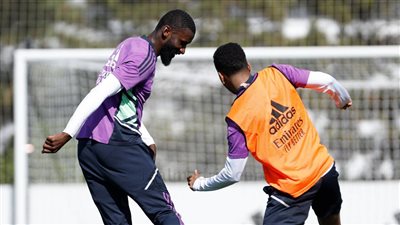 روديجير ينصح فينسيوس بالتركيز في الملعب.. ويؤكد: يجب أن نحسم التأهل أمام ليفربول