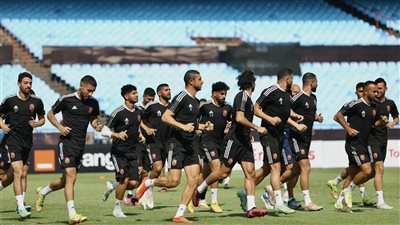 الأهلي يواصل تدريباته في السعودية قبل السفر لكأس السوبر للأبطال
