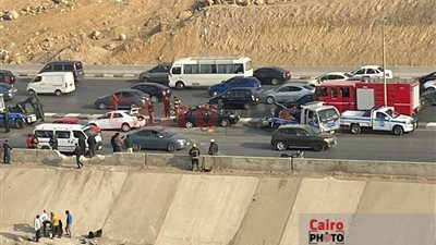 إصابة 4 أشخاص في انقلاب ميكروباص أعلى دائري زهراء المعادي│فيديو