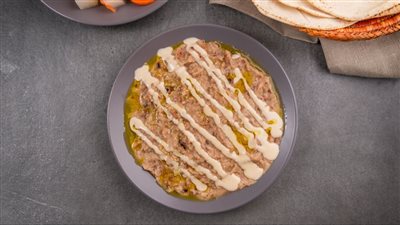 طريقة عمل فول بالطحينة زي المحلات.. أسرار الشيف فاطمة أبو حاتي