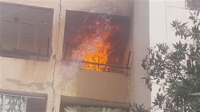 بعد وفاة طفلة.. انتداب المعمل الجنائي لفحص أسباب حريق شقة سكنية بمدينة بنها 