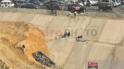 إصابة 4 أشخاص.. جهود مكثفة لرفع آثار حطام الميكروباص المنقلب من أعلى دائري زهراء المعادي | بث مباشر