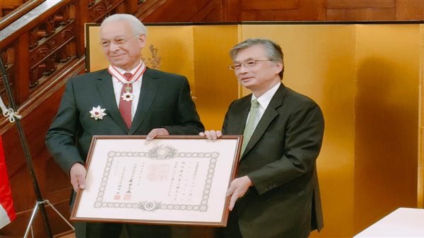 سفير اليابان ووزير