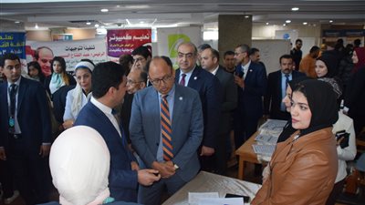 رئيس جامعة حلوان يفتتح ملتقى تشغيل الخريجين التاسع عشر | صور