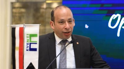 قصر العيني: مكافأة 2000 جنيه لجميع العاملين بالمستشفيات