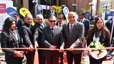 افتتاح أول مركز متنقل لتحويل وصيانة السيارات العاملة بالغاز الطبيعي