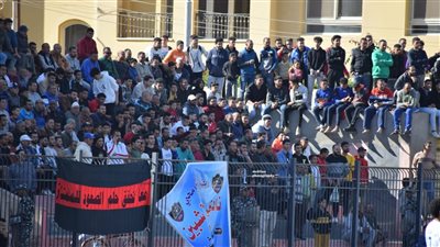 مدرجات كاملة العدد.. الجمهور يزين ملعب لقاء جمهورية شبين وبايونيرز بالدرجة الثانية
