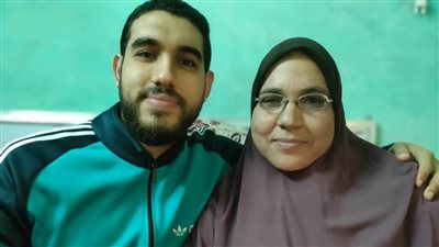 الأم المثالية بالمنوفية: زوجي مات من 21 عاما.. وربيت مهندس ومحامية