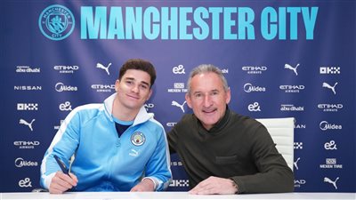 رسميًا.. جوليان ألفاريز يمدد عقده مع مانشستر سيتي حتى عام 2028 