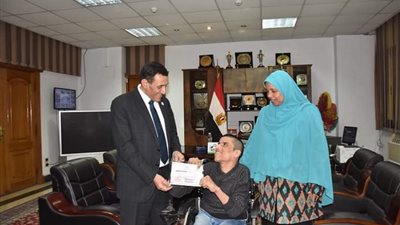 الهيئة العامة لتعليم الكبار تدعم النماذج المشرفة من متحدي الإعاقة