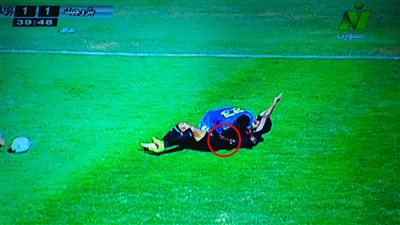 الاعتداء بالكوع يتسبب في طرد لاعب بتروجيت في لقاء زد بالدرجة الثانية