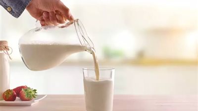 خبراء أمريكيون: الحليب المبستر آمن بعد انتشار إنفلونزا الطيور بين الأطفال