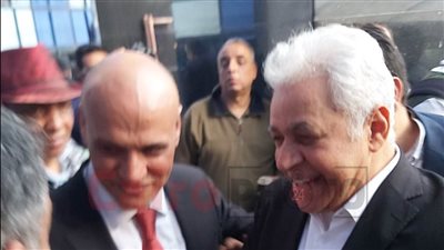 بالأحضان.. خالد ميري يستقبل حمدين صباحي في انتخابات نقابة الصحفيين