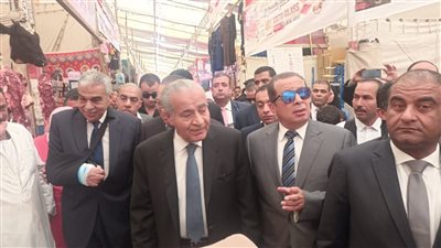 بتخفيضات تصل لـ30%.. وزير التموين يفتتح معرض أهلا رمضان بالعاشر من رمضان 