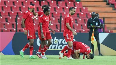 الأهلي بالزي الأحمر كاملًا في مباراة الرجاء بدوري أبطال إفريقيا