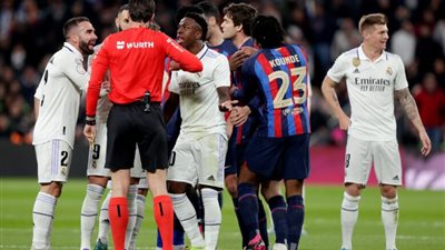 خوان مونويرا حكمًا لنهائي السوبر الإسباني بين ريال مدريد وبرشلونة