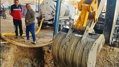 مياه القناة: السيطرة على انفجار مفاجئ لخط مياه 8 بوصة| صور 