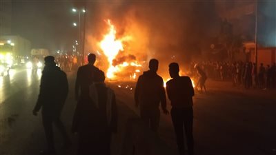 السيطرة على حريق في سيارة بطوخ دون خسائر بشرية | صور