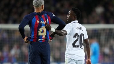 جماهير برشلونة تهاجم فينيسيوس نجم ريال مدريد في الكلاسيكو | فيديو