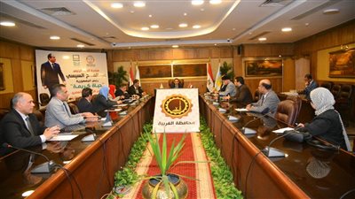 محافظ الغربية يناقش استعدادات المستشفيات خلال شهر رمضان المبارك 