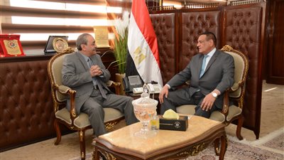 وزير التنمية المحلية يتابع مع محافظ الإسماعيلية ملف المشروعات المتعثرة واستعدادات شهر رمضان 
