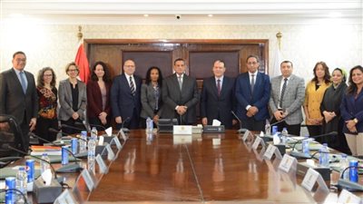 هشام آمنة يبحث مع وفد البنك الدولي مجالات التعاون في تطوير الإدارة المحلية والتنمية الاقتصادية