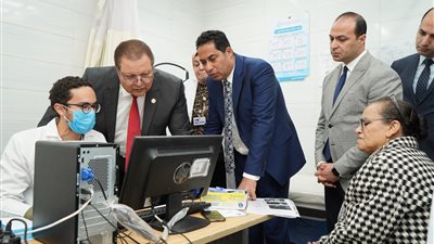 جولات ميدانية لرئيس الاعتماد الصحي بالإسماعيلية وبورسعيد لمتابعة جودة خدمات التأمين الشامل