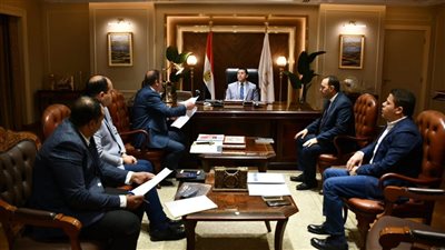 أشرف صبحي يستعرض موقف المشروعات الاستثمارية بالشباب والرياضة