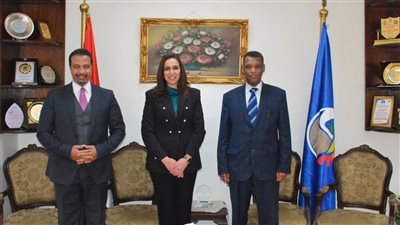 نائب قنصل السعودية يهدي محافظة البحيرة 4330 مصحفا وكتاب تفسير بمناسبة شهر رمضان