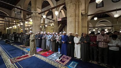 انطلاق أول صلاة تراويح في الجامع الأزهر بجزء كامل بروايتي قالون والسوسي