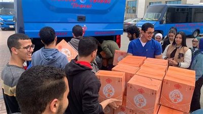 توزيع شنط رمضان على الأسر الأكثر احتياجًا بمدينة العلمين | صور 