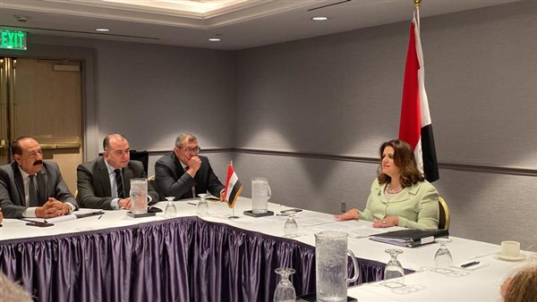 لقاء وزيرة الهجرة