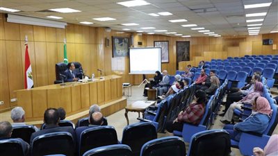 نائب محافظ المنيا يتابع محاور الخطة السكانية خلال اجتماع المجلس الإقليمي للسكان