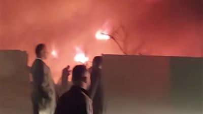 ننشر أول فيديو من حريق مصنع مراتب بالعبور