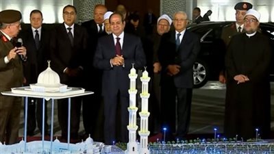 مسجد مصر الكبير يدخل موسوعة جينيس للأرقام القياسية بأثقل نجفة وأكبر منبر 