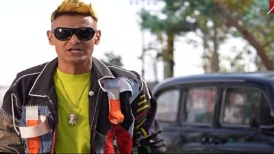 رامز جلال ساخرًا من السقا: صب غضبة دفاعًا عن شرف ليلى علوي.. وهنعرفه إن فتحة الصدر لها حدود