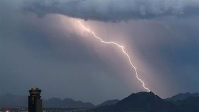 تعليق الدراسة اليوم في سلطنة عمان بسبب سوء الأحوال الجوية والعواصف الرعدية