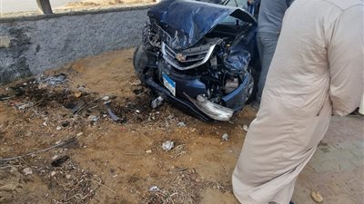 إصابة شخص إثر انقلاب سيارة أمام اتحاد الكرة بأكتوبر | فيديو 