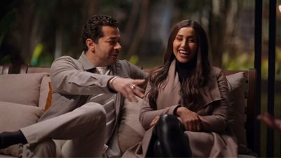 مسلسل كامل العدد +1 الحلقة 7.. وصلة رقص من دينا الشربيني لشريف سلامة حتى لا يخونها