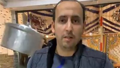 تحت شعار لا نقبل التبرعات.. شخص يقيم أكبر مائدة إفطار لضيوف الرحمن ببورسعيد| بث مباشر 