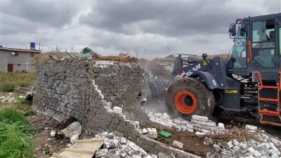 إزالة 6 حالات بناء مخالف على الأراضي الزراعية بمركز المحلة في الغربية | صور