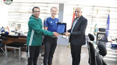 اتحاد الكرة يستقبل وفد لجنة التطوير بالفيفا