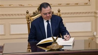 وزير الداخلية يسمح لـ 42 مواطنًا بالتجنيس بجنسيات أجنبية| مستند