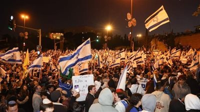 مظاهرات إسرائيل.. الشرطة تستخدم خراطيم المياه لتفريق المحتجين في تل أبيب