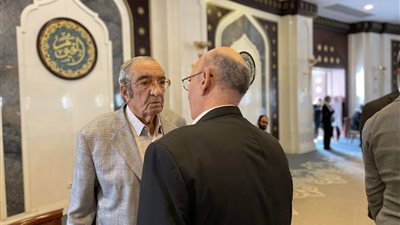 زكريا عزمي وأحمد موسى ومصطفى بكري أول الحاضرين لأداء صلاة الجنازة على اللواء أبو الوفا رشوان