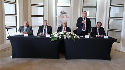 وزير التعليم العالي يبحث آليات التعاون المشترك لتطوير منظومة الطلاب الوافدين