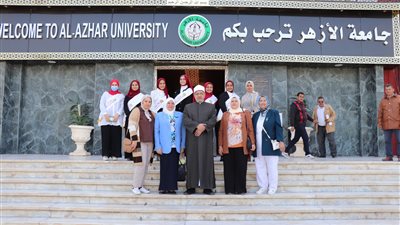 رئيس جامعة الأزهر يكرم طالبات كلية التمريض لحصولهن على المركز الأول في فعاليات مؤتمر بجامعة قناة السويس