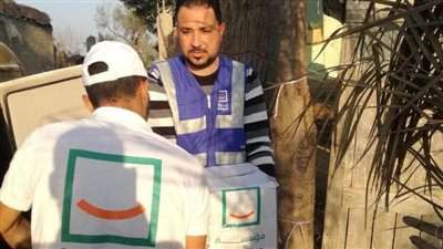 كتف في كتف.. حياة كريمة تواصل توزيع كراتين رمضان بالمحافظات