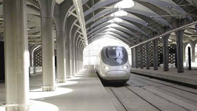 السعودية ترفع عدد رحالات قطار الحرمين لنقل المعتمرين بين مكة والمدينة 