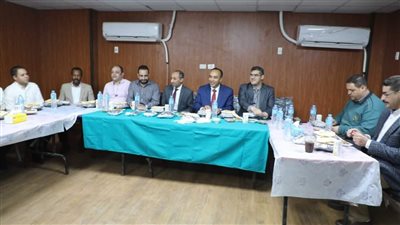 نائب محافظ المنيا يشارك الأطقم الطبية الإفطار بمستشفى التأمين الصحي